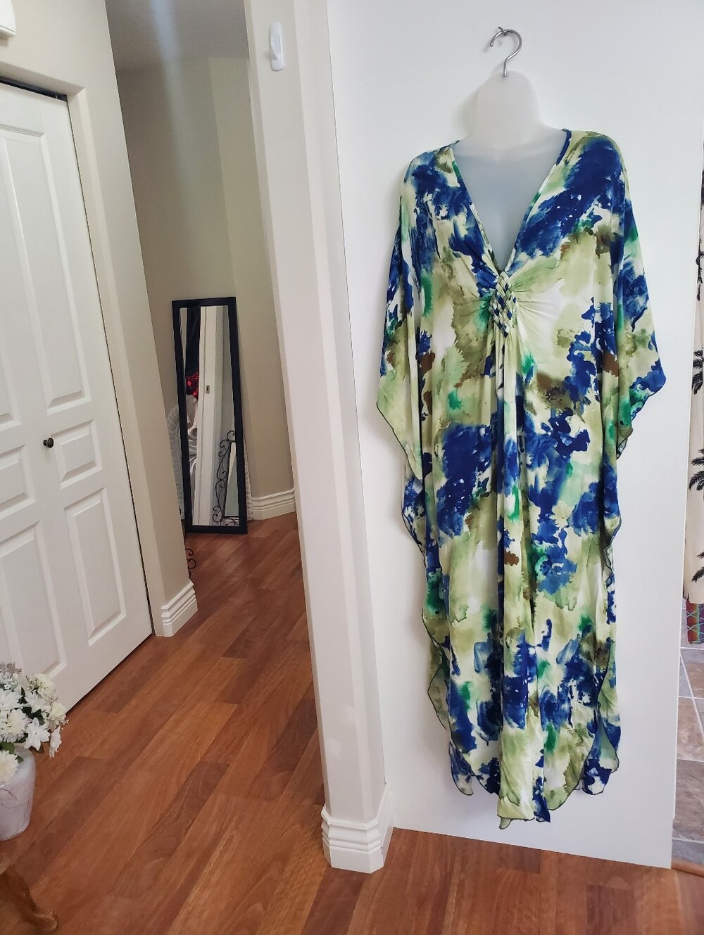 Flowy Blue & Green V-Neck Caftan Dress